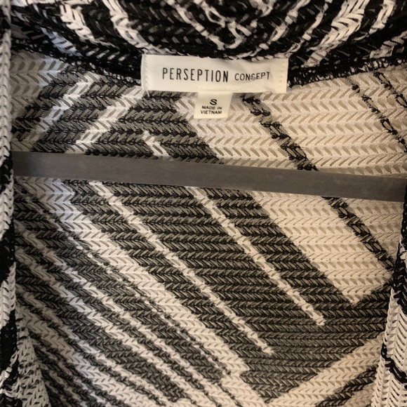 Perseption Concept Cardigan - Picture 3 of 8